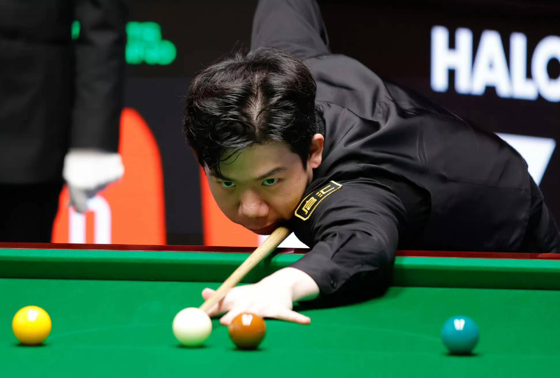 首轮比赛中 首轮比赛中